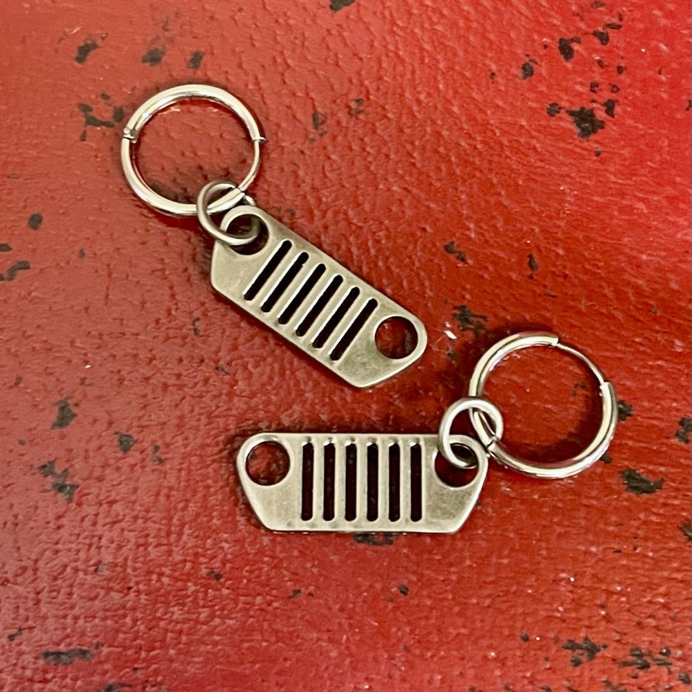 ***NEW***Cute Antique Silver Colored  Earrings for the Off-road 4x4 Enthusiasts!